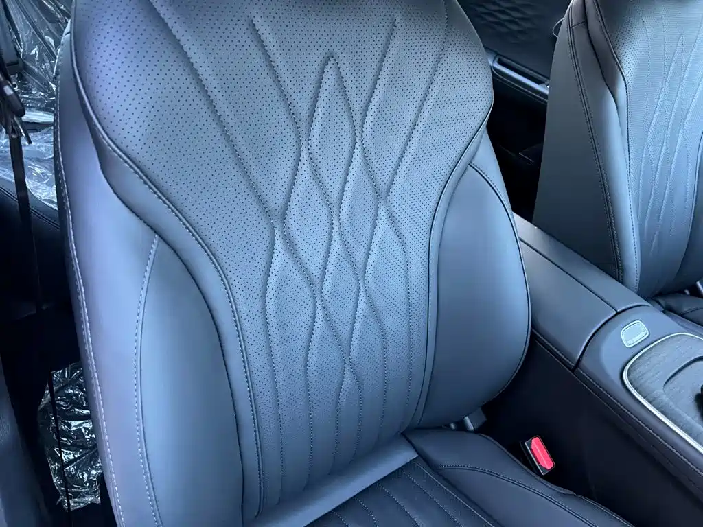 Заказать Fulwin Fengyun A8L 2026 года за 1 900 694 ₽  из Китая