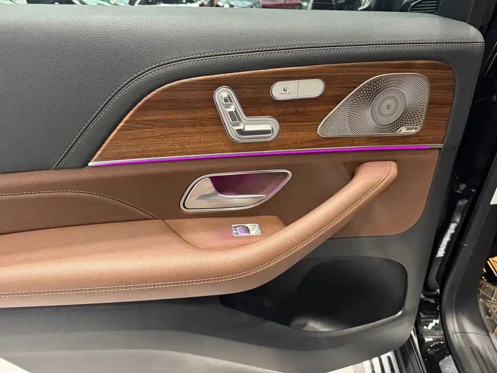 Mercedes-Benz GLS — миниатюра 17