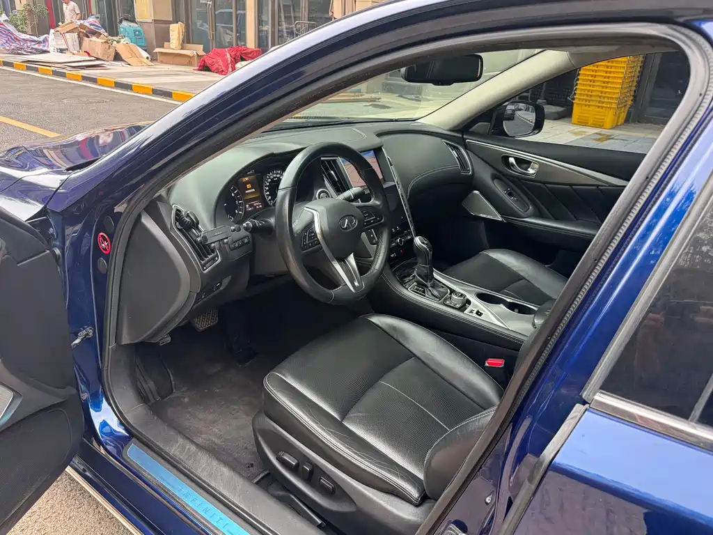 INFINITI Q50L