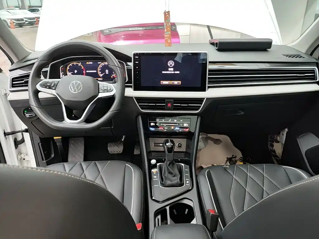 Volkswagen Tiguan L — миниатюра 10