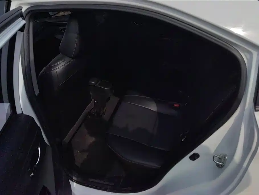 TOYOTA YARIS L TO ENJOY