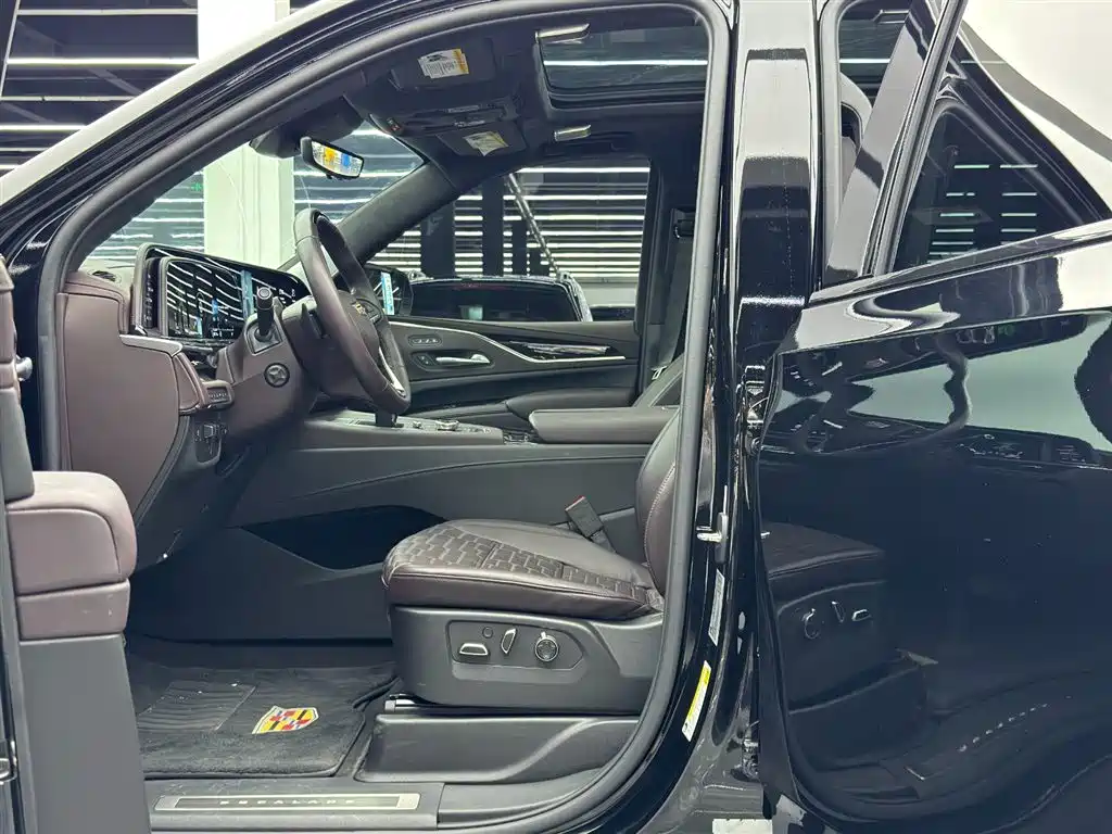 Cadillac Escalade 2024 3.0T Sport Platinum Long Wheelbase
