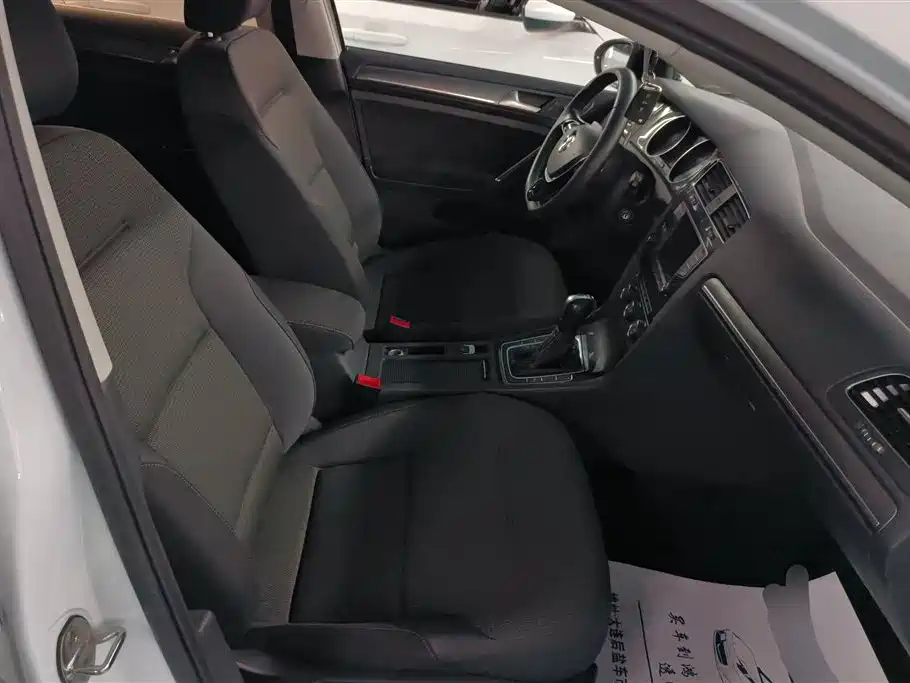 Volkswagen Golf 2017 230TSI AT Comfort