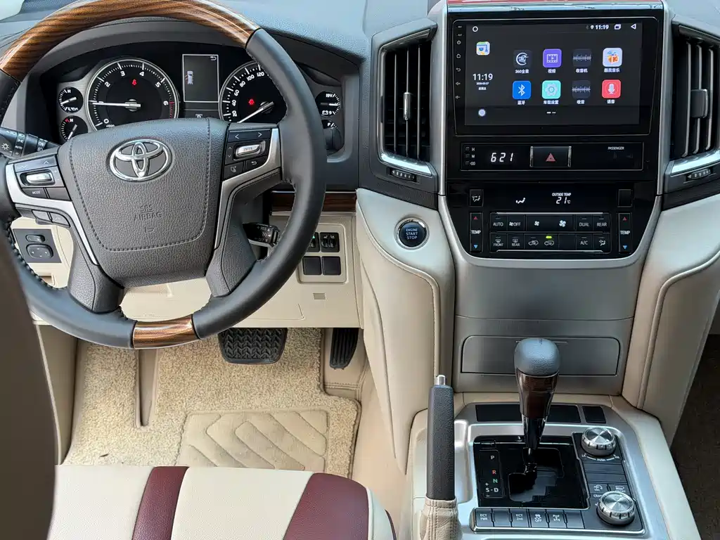 Toyota Land Cruiser 2019 5.7L
