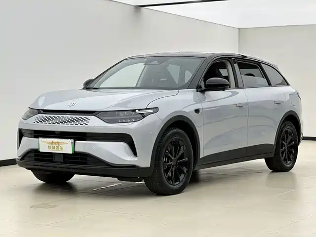 Leapmotor C11