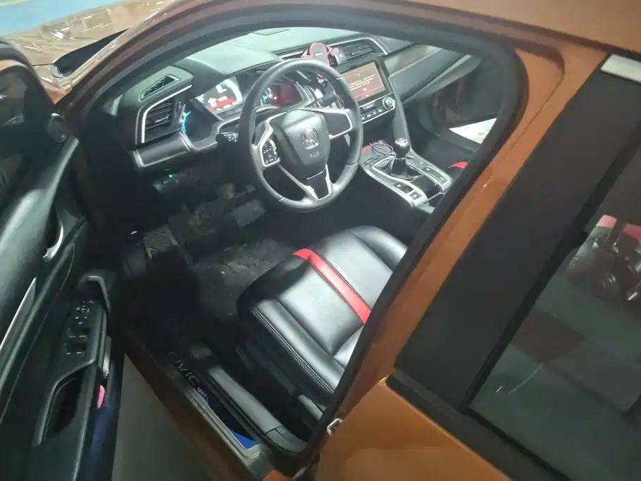 Honda Civic — миниатюра 9