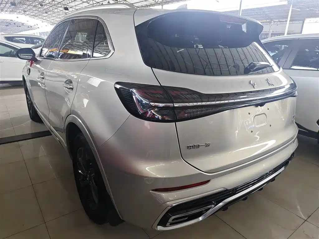 Hongqi HS5 2023 2.0T Pro