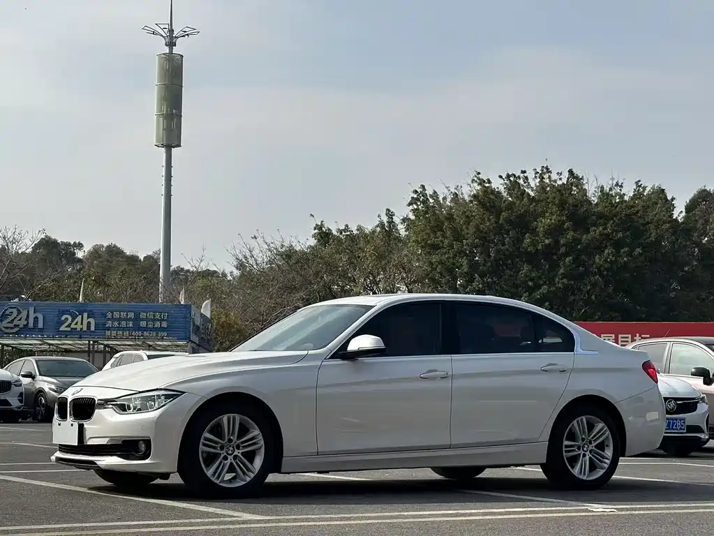 BMW 3 SERIES
