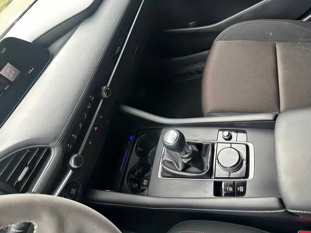 Mazda 3 Axela — миниатюра 12