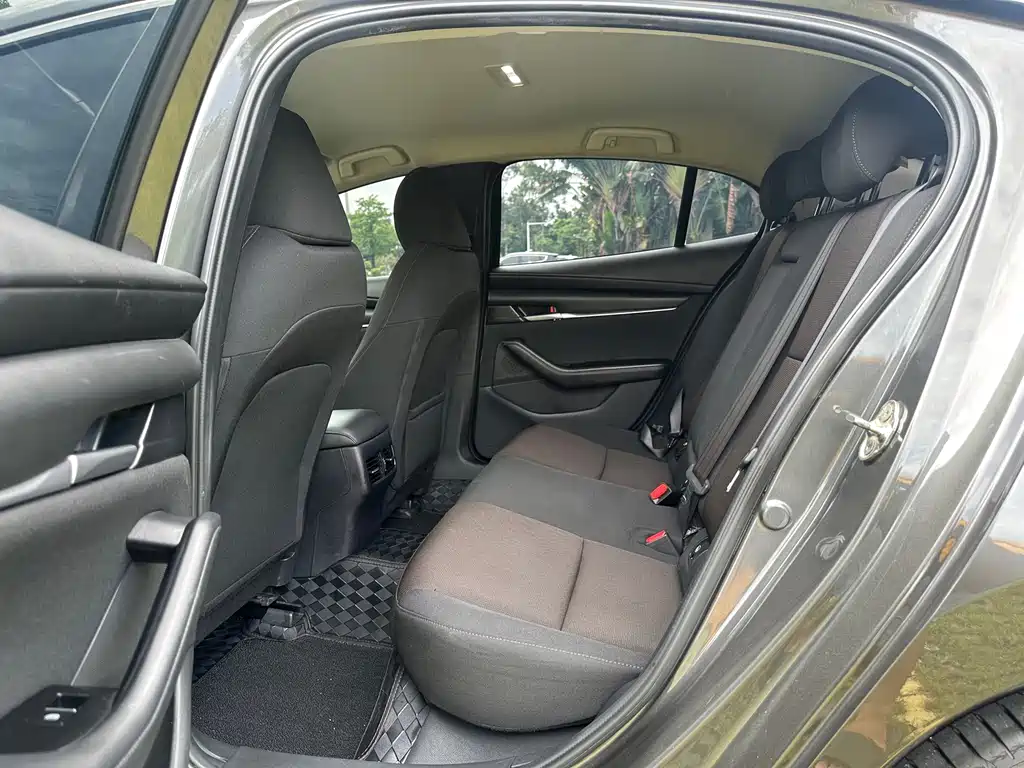 Mazda 3 Axela — миниатюра 16