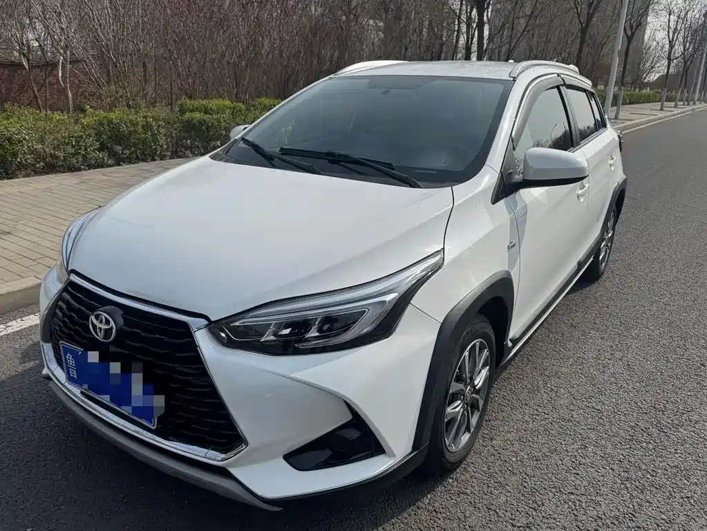 Toyota Yaris L 2021