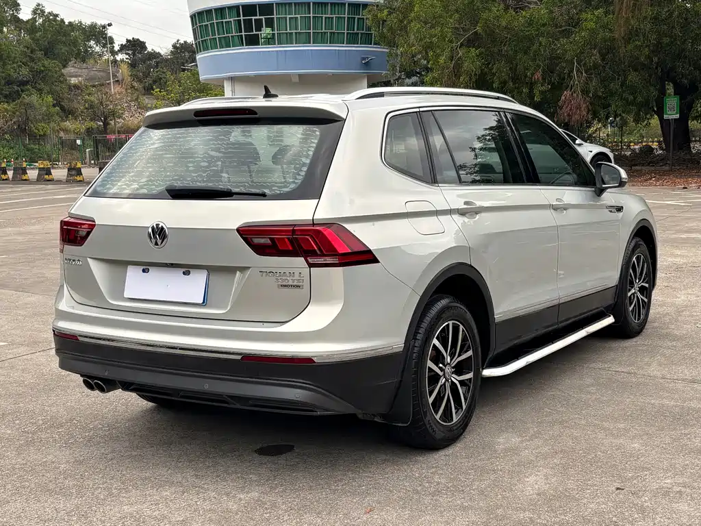 Volkswagen Tiguan L — миниатюра 11