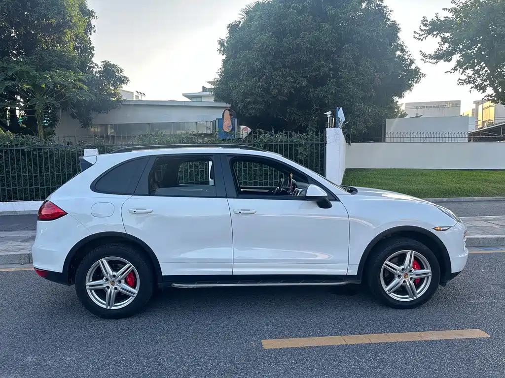 Porsche Cayenne — миниатюра 19