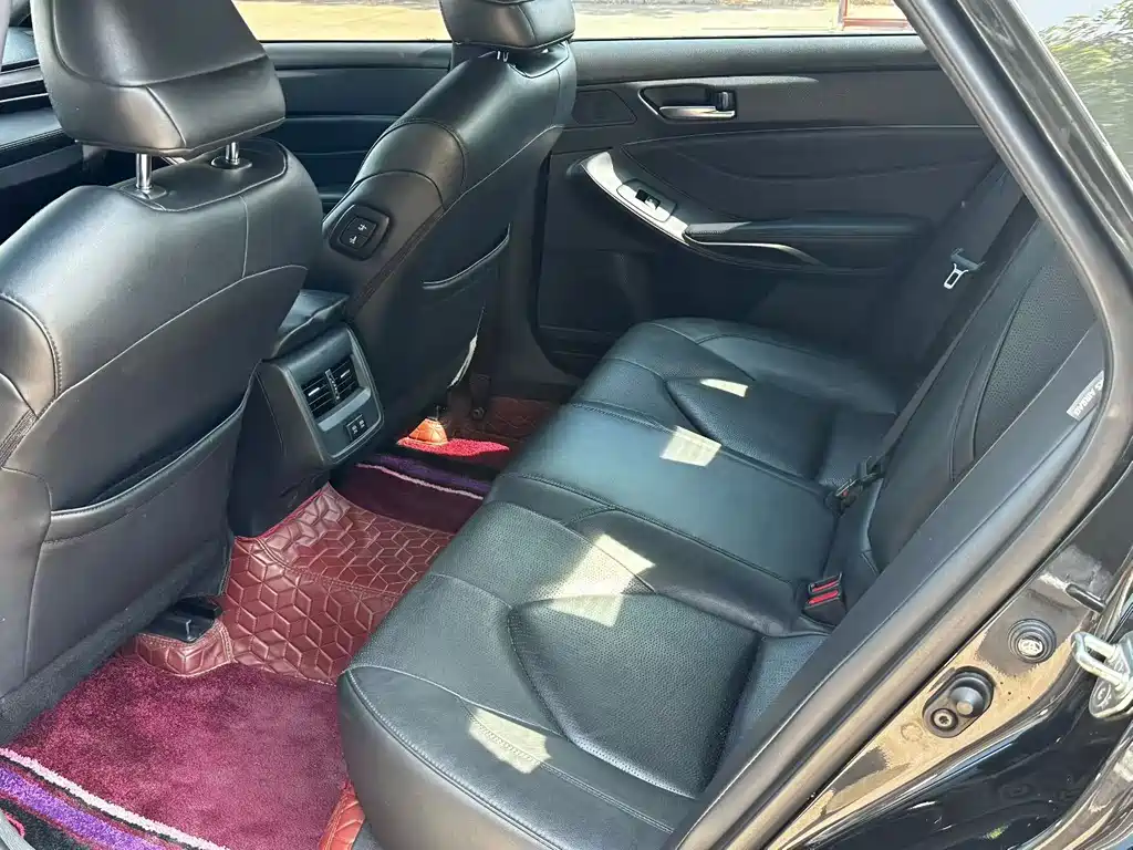 Toyota Avalon — миниатюра 6