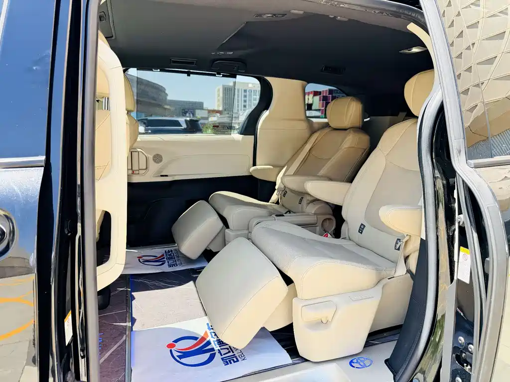 Toyota Sienna 2021 2.5L Luxury