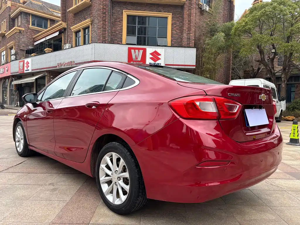 CHEVROLET CRUZE