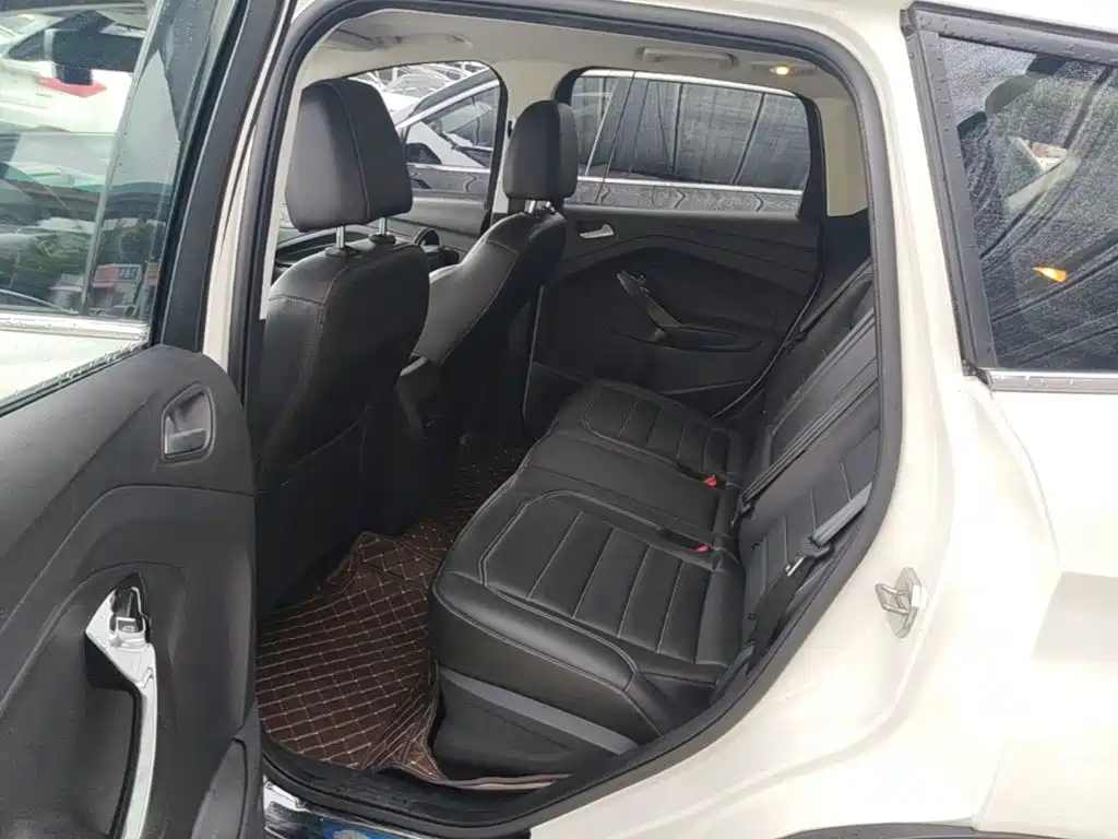 Ford Kuga — миниатюра 17