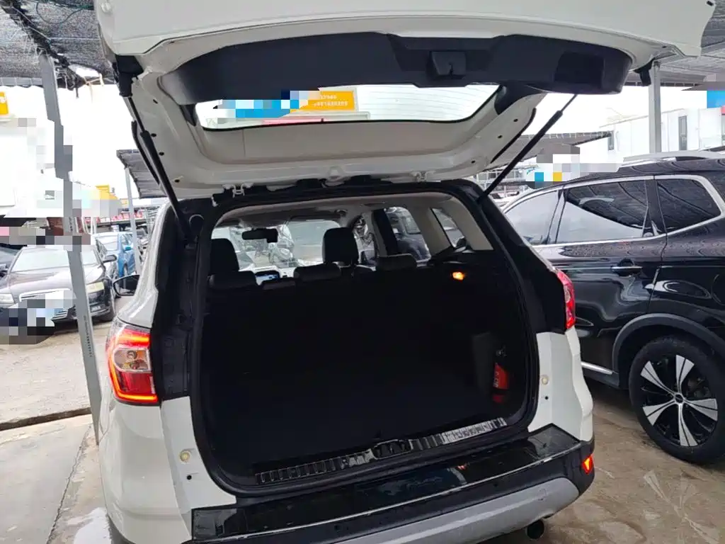 Ford Kuga — миниатюра 19