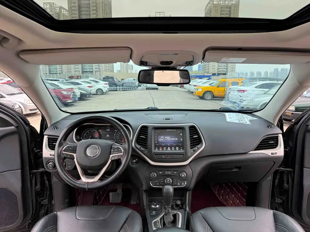 Jeep Cherokee — миниатюра 5