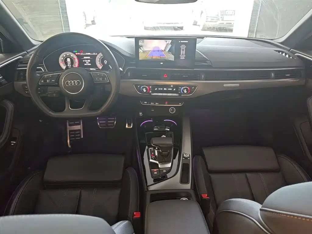 Audi A4L 2024 40 TFSI quattro RS