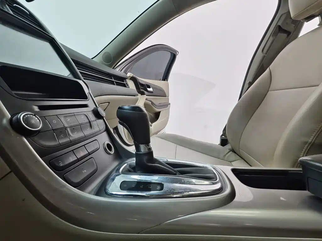 Chevrolet Malibu — миниатюра 12