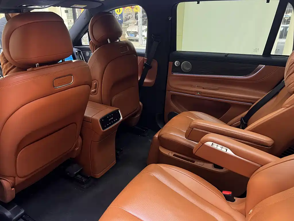 AITO ASK THE WORLD M9