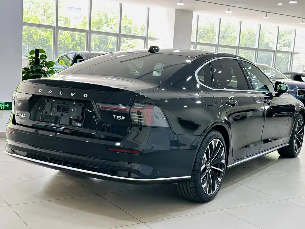 Volvo S90 2026 Luxury