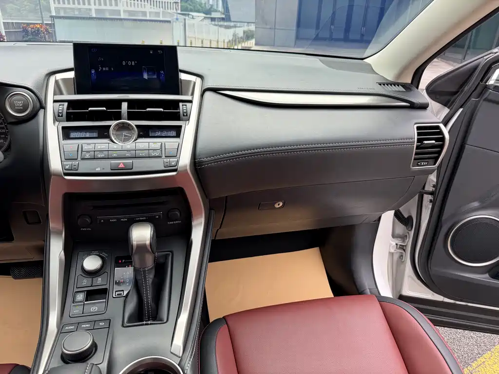 Lexus NX — миниатюра 12