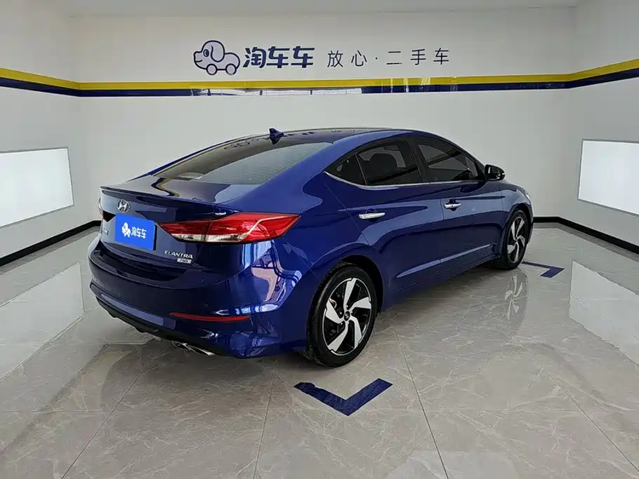 Hyundai Elantra — миниатюра 3