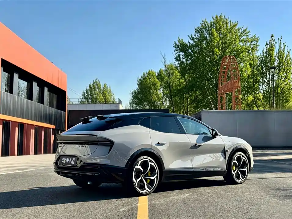 Lotus Eletre 2023 ELETRE R+