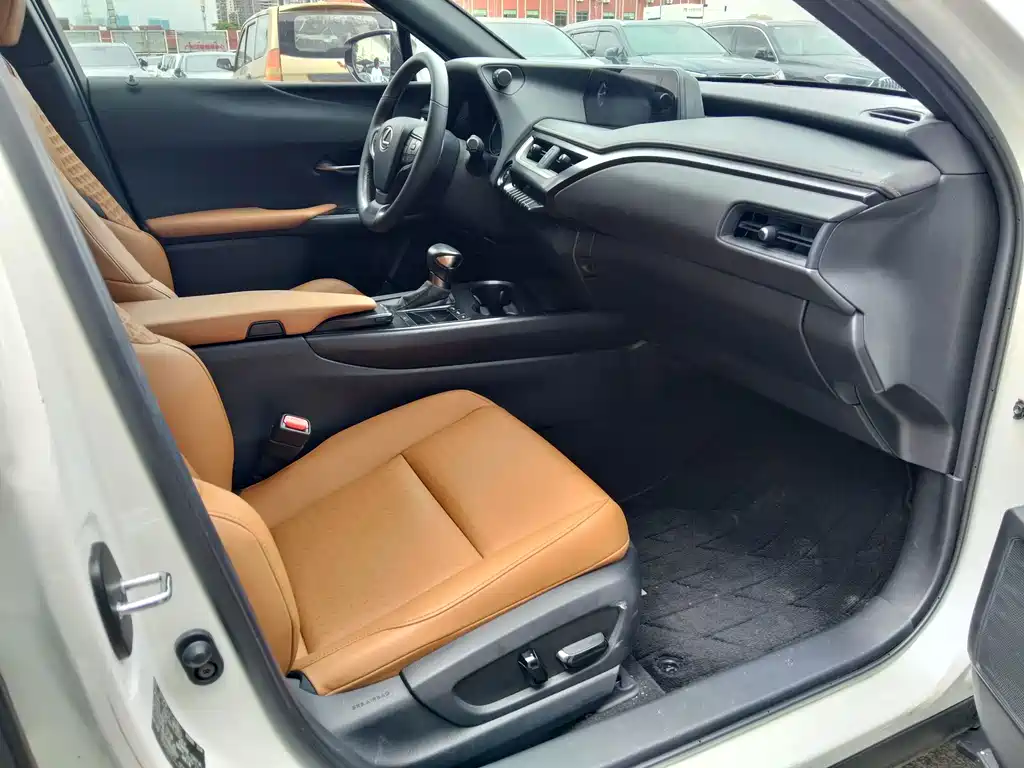 Lexus UX — миниатюра 5