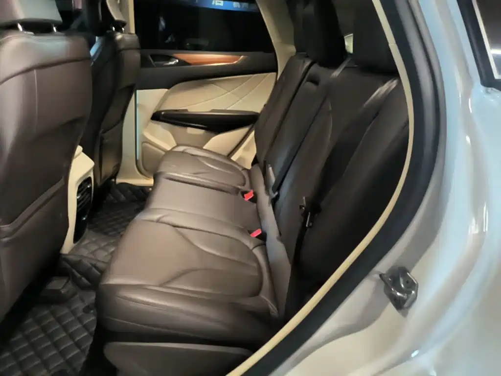 Lincoln MKC — миниатюра 17