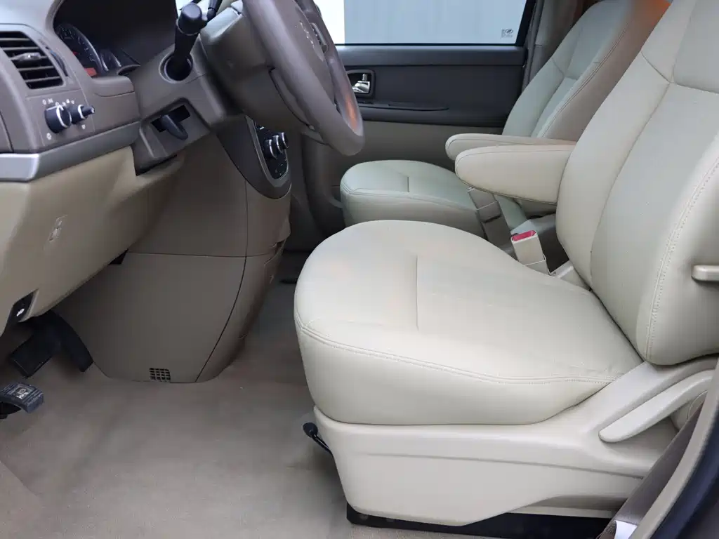 Buick GL8 — миниатюра 5