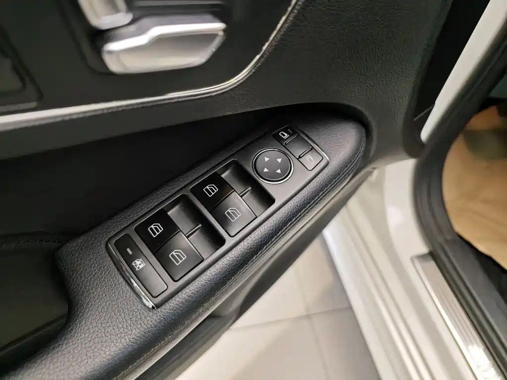 Mercedes-Benz E-Class E 2015 E 200 L Sport