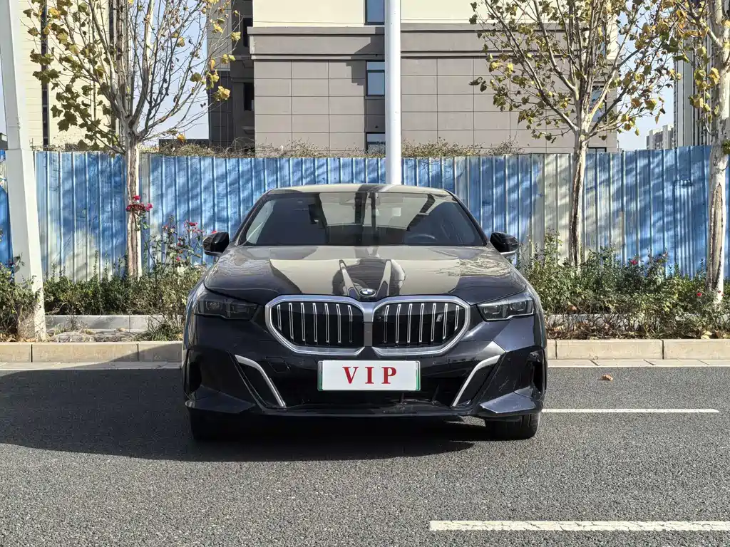 BMW i5 2025 eDrive 35L Luxury