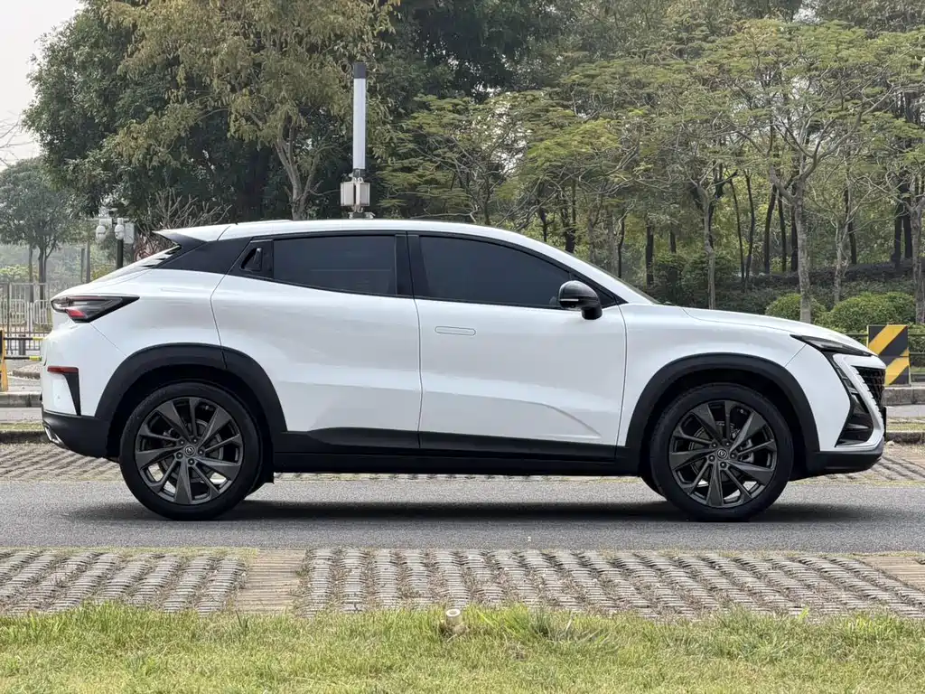 Changan UNI-T — миниатюра 10