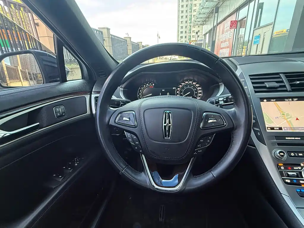Lincoln MKZ — миниатюра 8