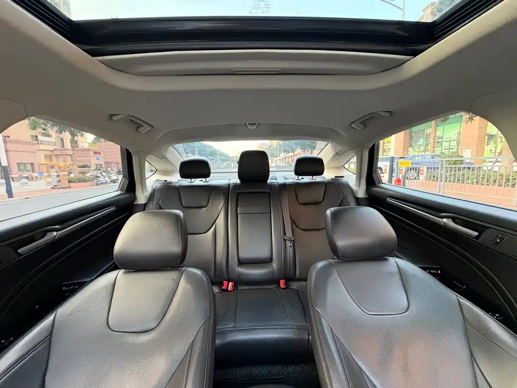 Ford Mondeo — миниатюра 14
