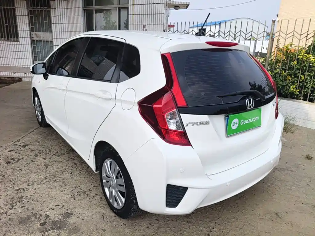 Honda Fit — миниатюра 5