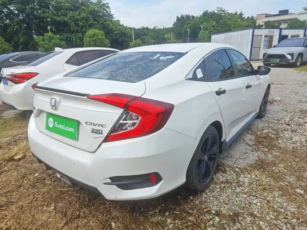 Honda Civic — миниатюра 7