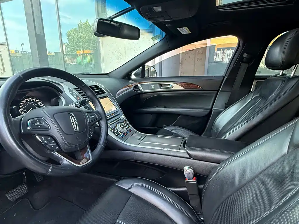 Lincoln MKZ — миниатюра 5
