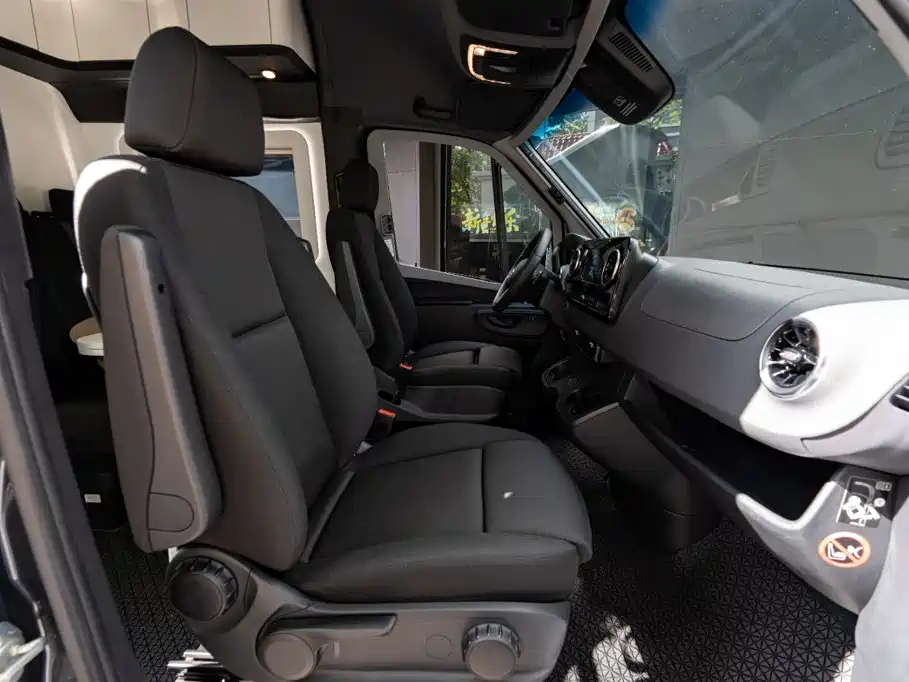 Mercedes-Benz Sprinter — миниатюра 12