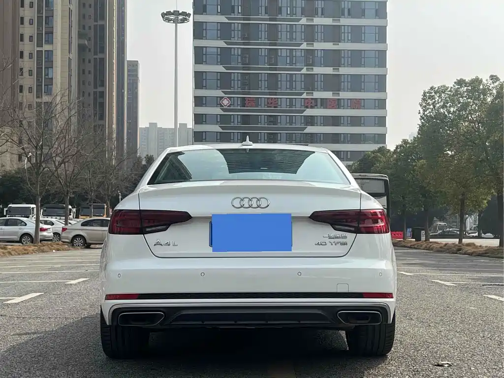 AUDI A4L