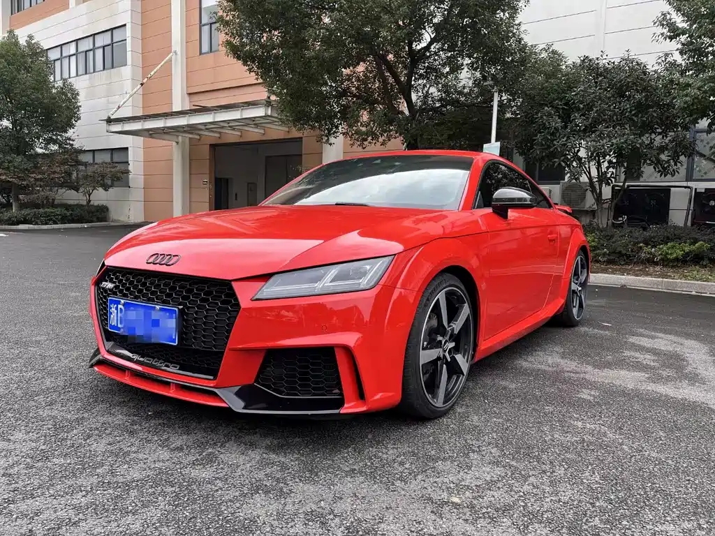 Купить Audi TT RS