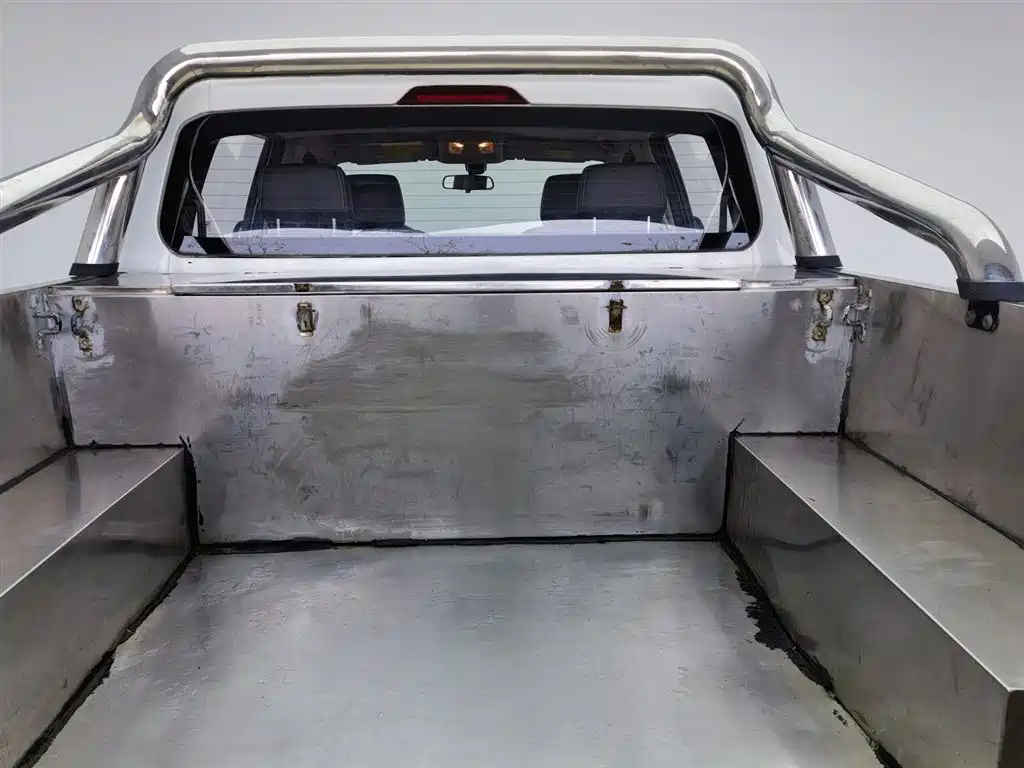 SAIC MAXUS CHASE T70