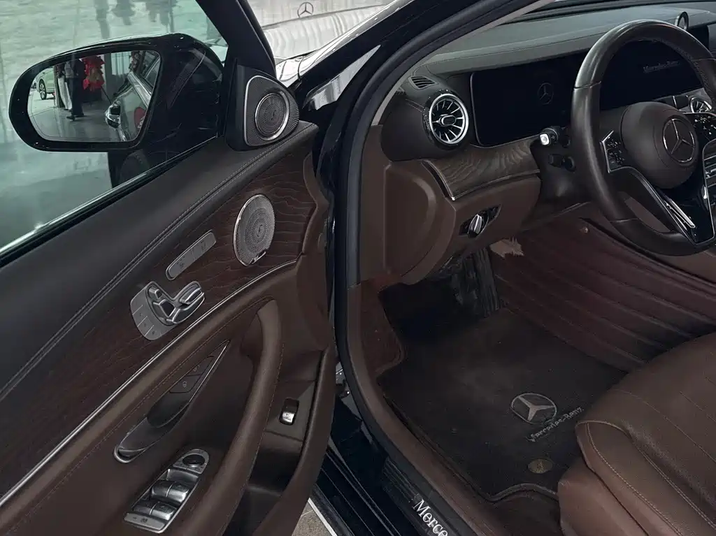 Mercedes-Benz E-Class — миниатюра 15