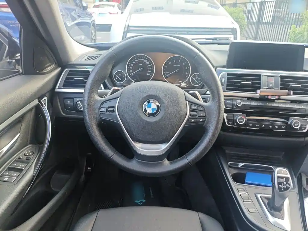 BMW 3 Series — миниатюра 6