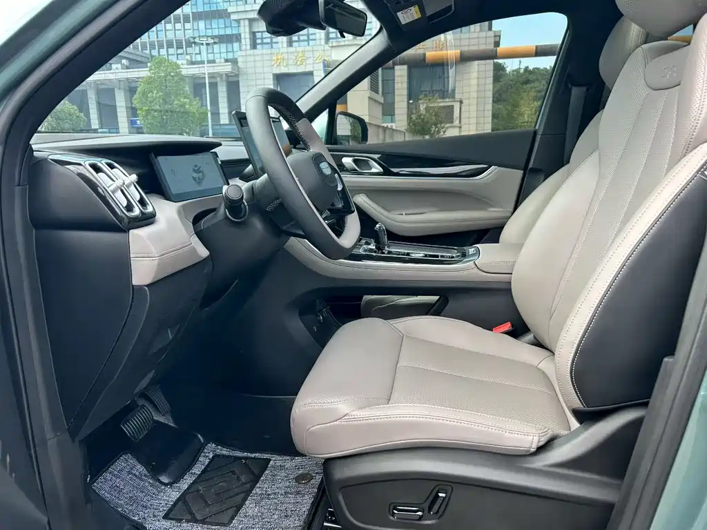 Geely Boyue L — миниатюра 7