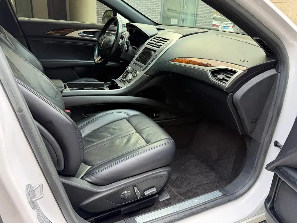 Lincoln MKZ — миниатюра 7