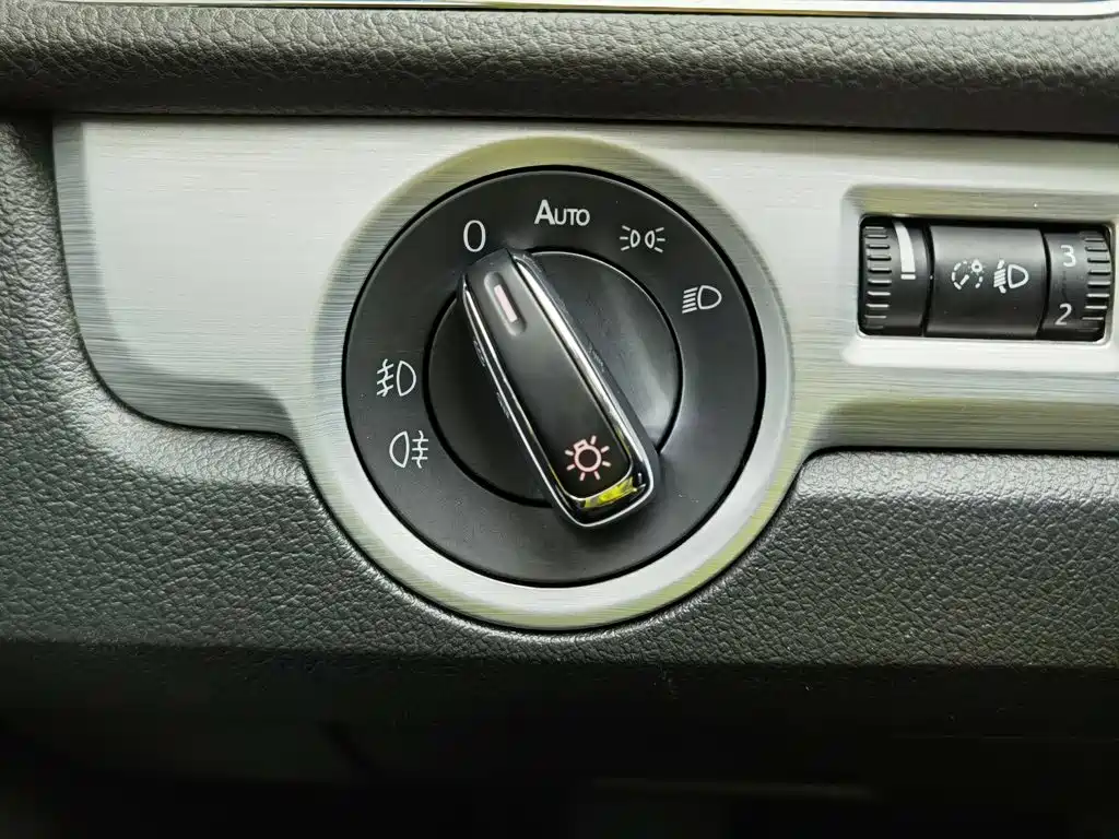 Volkswagen Passat — миниатюра 21